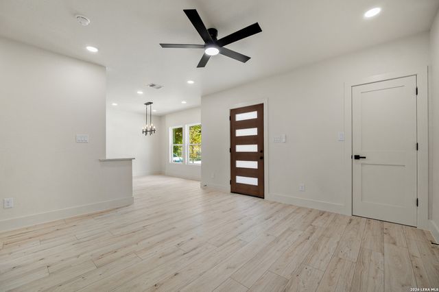 2015 Potosi, San Antonio, TX 78207