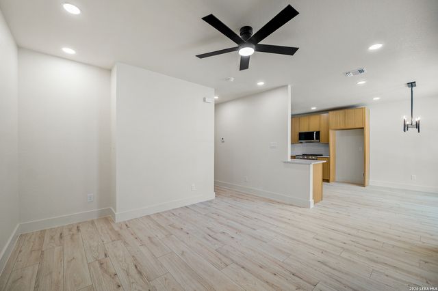 2015 Potosi, San Antonio, TX 78207