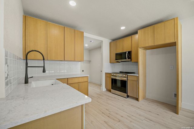 2015 Potosi, San Antonio, TX 78207