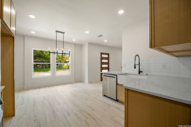 2015 Potosi, San Antonio, TX 78207