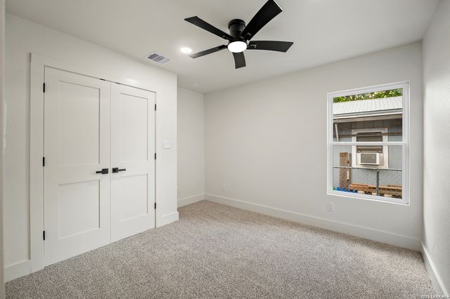 2015 Potosi, San Antonio, TX 78207