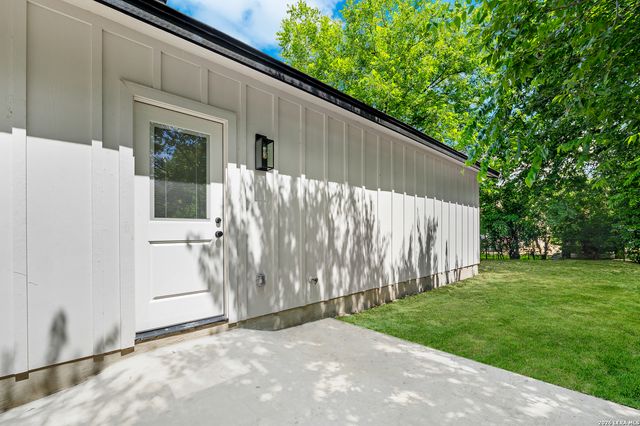 2015 Potosi, San Antonio, TX 78207