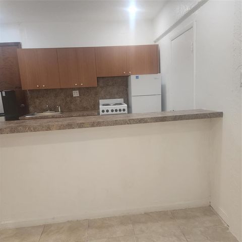 7800 SW 9th Street, North Lauderdale, FL 33068