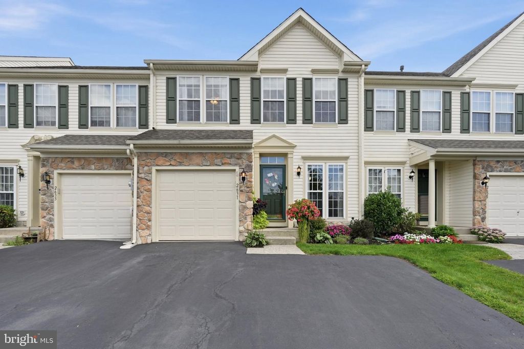 2361 CRABAPPLE CIR, PERKASIE, PA 18944 — exterior