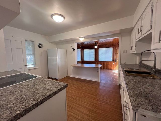 652 Crawford Street, Flint, MI 48507