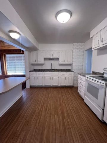 652 Crawford Street, Flint, MI 48507