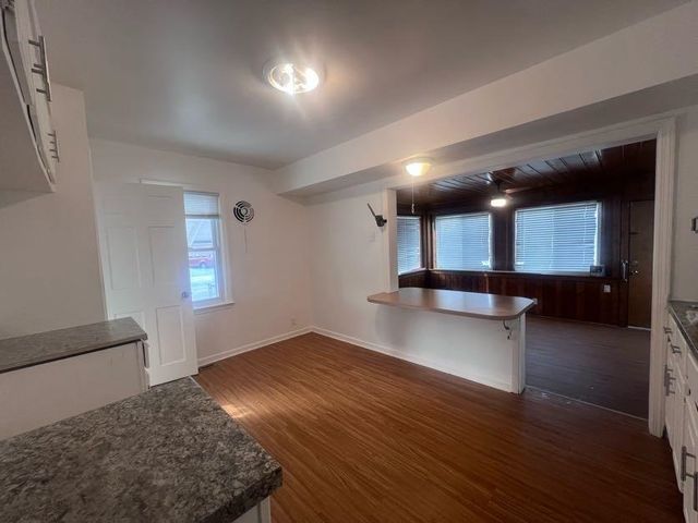 652 Crawford Street, Flint, MI 48507