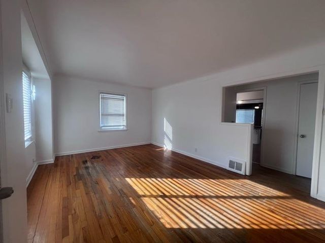 652 Crawford Street, Flint, MI 48507