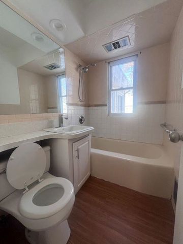 652 Crawford Street, Flint, MI 48507