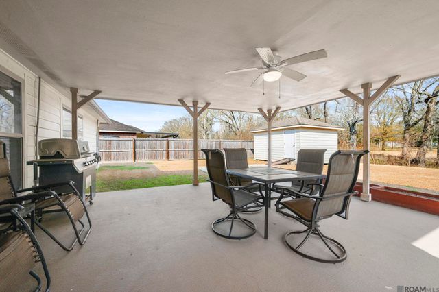 1013 Point Andrew Dr, Gonzales, LA 70737