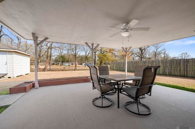 1013 Point Andrew Dr, Gonzales, LA 70737