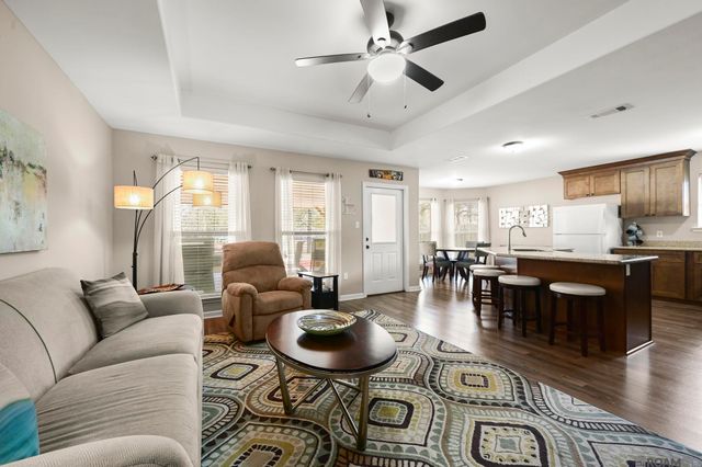 1013 Point Andrew Dr, Gonzales, LA 70737