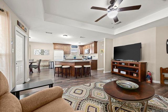 1013 Point Andrew Dr, Gonzales, LA 70737