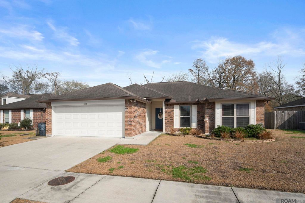 1013 Point Andrew Dr, Gonzales, LA 70737