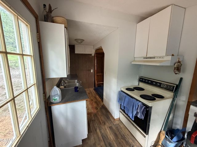 999 Manna Way, Cosby, TN 37722