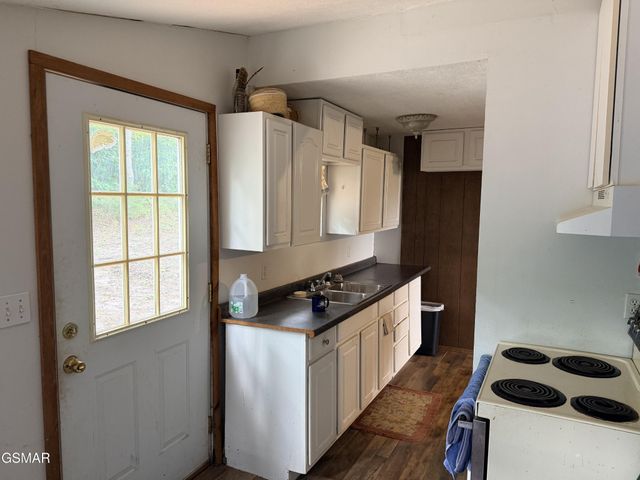 999 Manna Way, Cosby, TN 37722