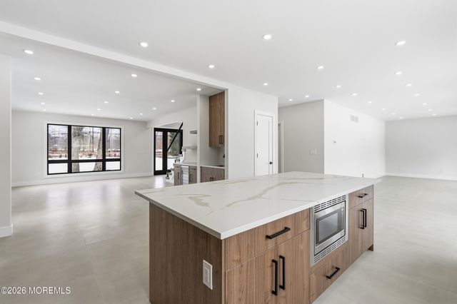 370 Wall Street, Eatontown, NJ 07724