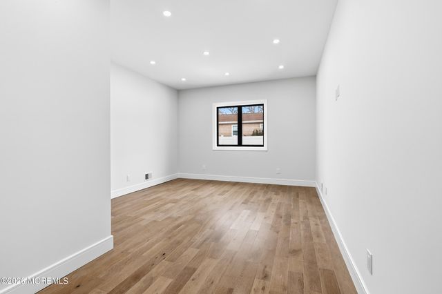 370 Wall Street, Eatontown, NJ 07724