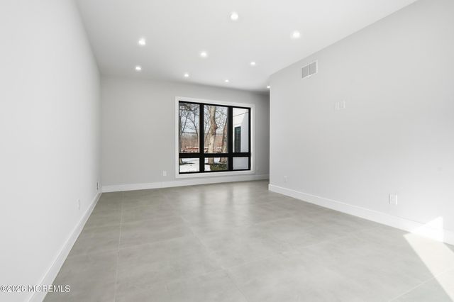 370 Wall Street, Eatontown, NJ 07724