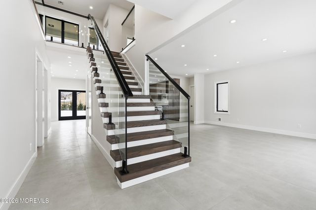 370 Wall Street, Eatontown, NJ 07724