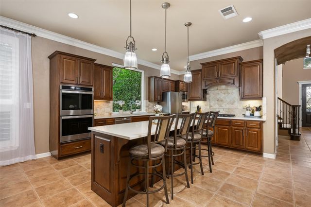 571 Aspen DR, Austin, TX 78737