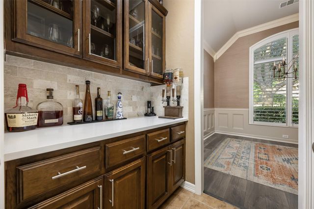 571 Aspen DR, Austin, TX 78737