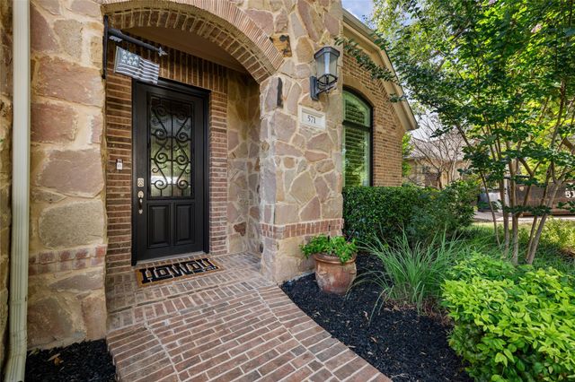 571 Aspen DR, Austin, TX 78737
