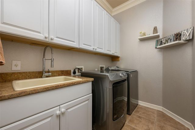 571 Aspen DR, Austin, TX 78737