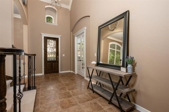 571 Aspen DR, Austin, TX 78737