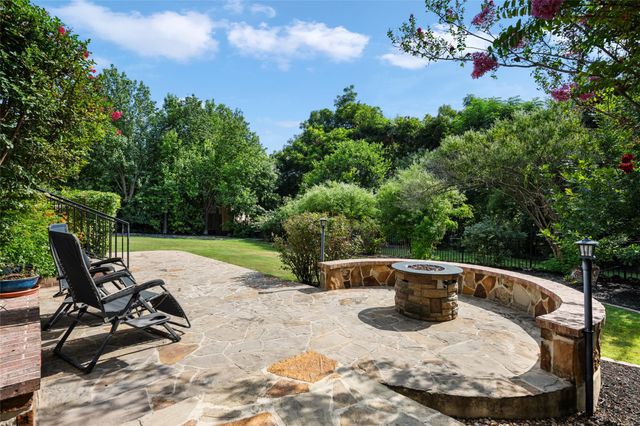 571 Aspen DR, Austin, TX 78737