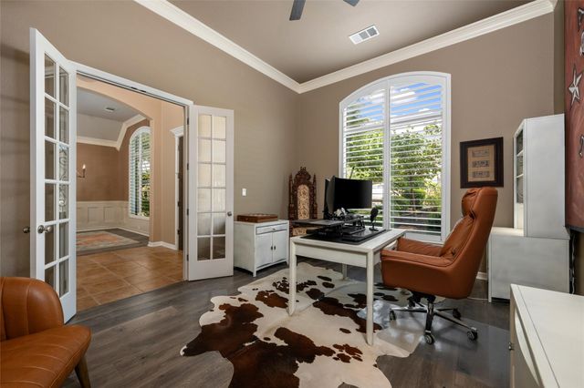 571 Aspen DR, Austin, TX 78737