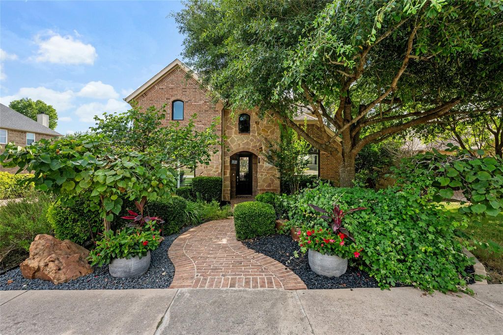 571 Aspen DR, Austin, TX 78737