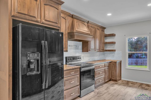 2554 Mayes Ln, Longview, TX 75605
