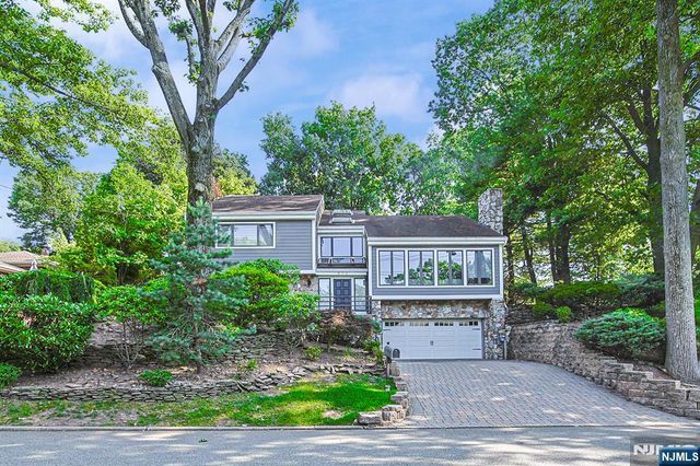 570 Grandview Terrace, Leonia, NJ 07605