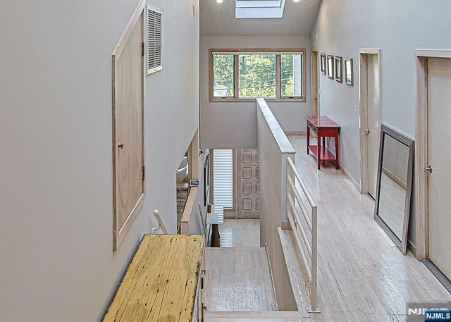 570 Grandview Terrace, Leonia, NJ 07605