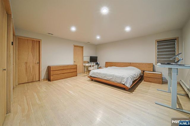 570 Grandview Terrace, Leonia, NJ 07605