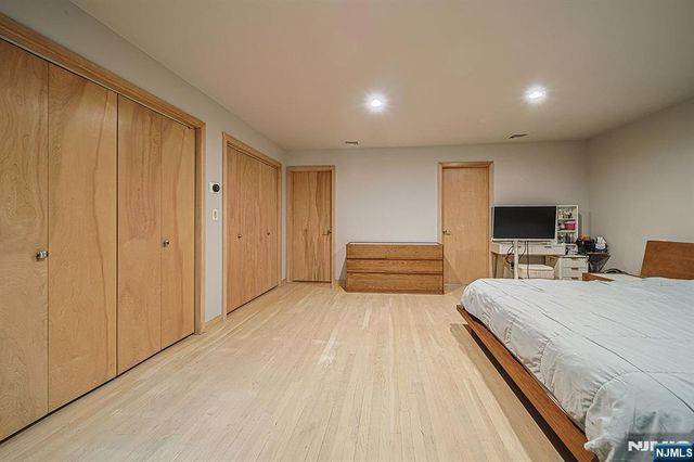 570 Grandview Terrace, Leonia, NJ 07605