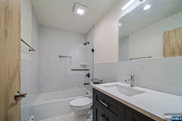 570 Grandview Terrace, Leonia, NJ 07605