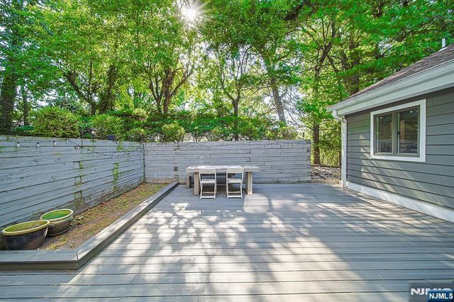 570 Grandview Terrace, Leonia, NJ 07605