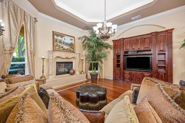 3430 Nadine St, Carmichael, CA 95608