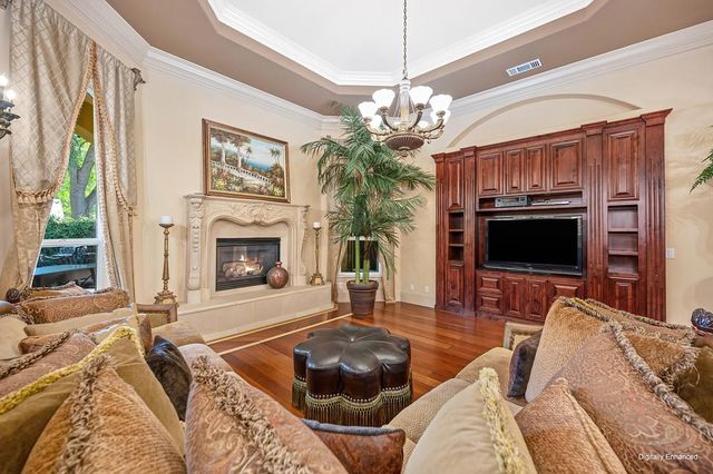 3430 Nadine St, Carmichael, CA 95608