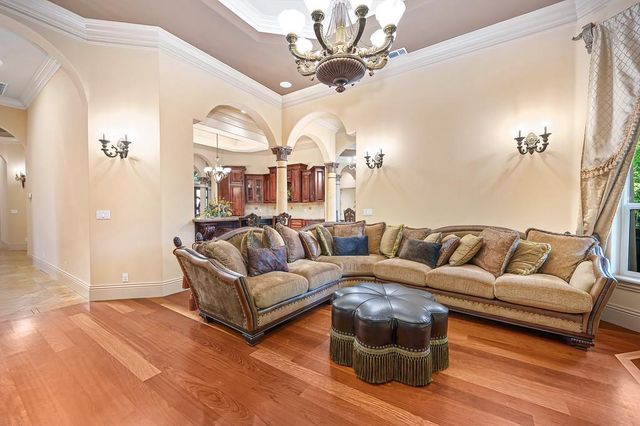 3430 Nadine St, Carmichael, CA 95608