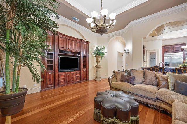 3430 Nadine St, Carmichael, CA 95608