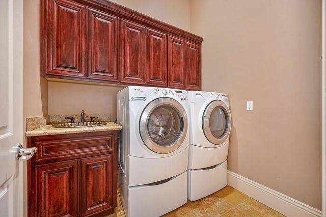3430 Nadine St, Carmichael, CA 95608