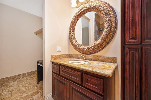 3430 Nadine St, Carmichael, CA 95608