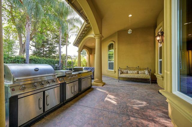 3430 Nadine St, Carmichael, CA 95608