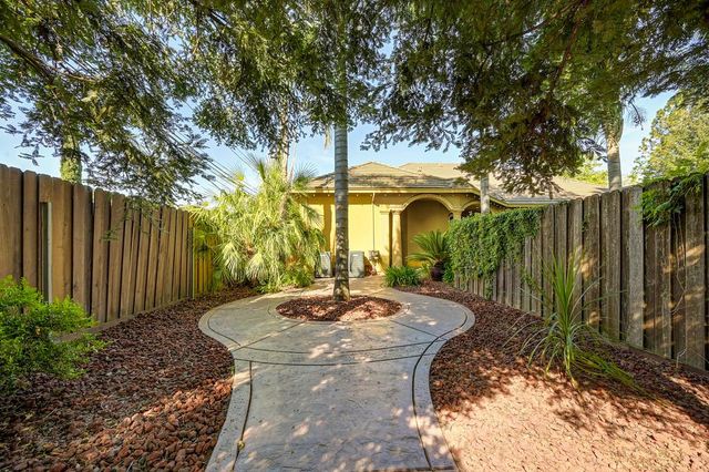 3430 Nadine St, Carmichael, CA 95608
