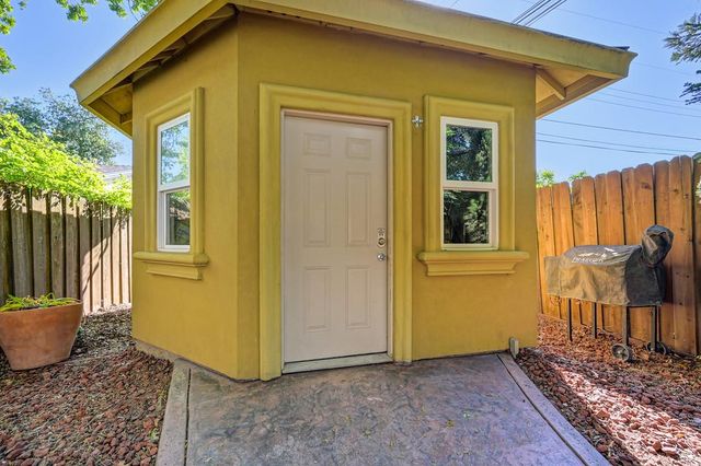 3430 Nadine St, Carmichael, CA 95608
