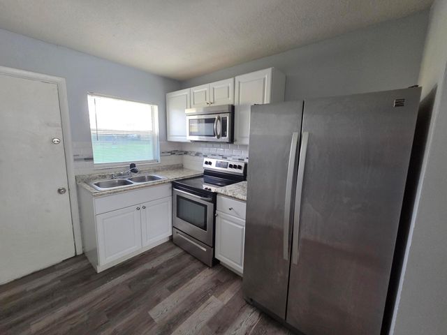 5006 Sanibel Avenue, Fort Pierce, FL 34951