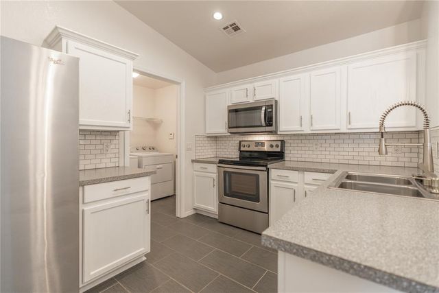 2404 Hunting Horse Trail, Norman, OK 73071